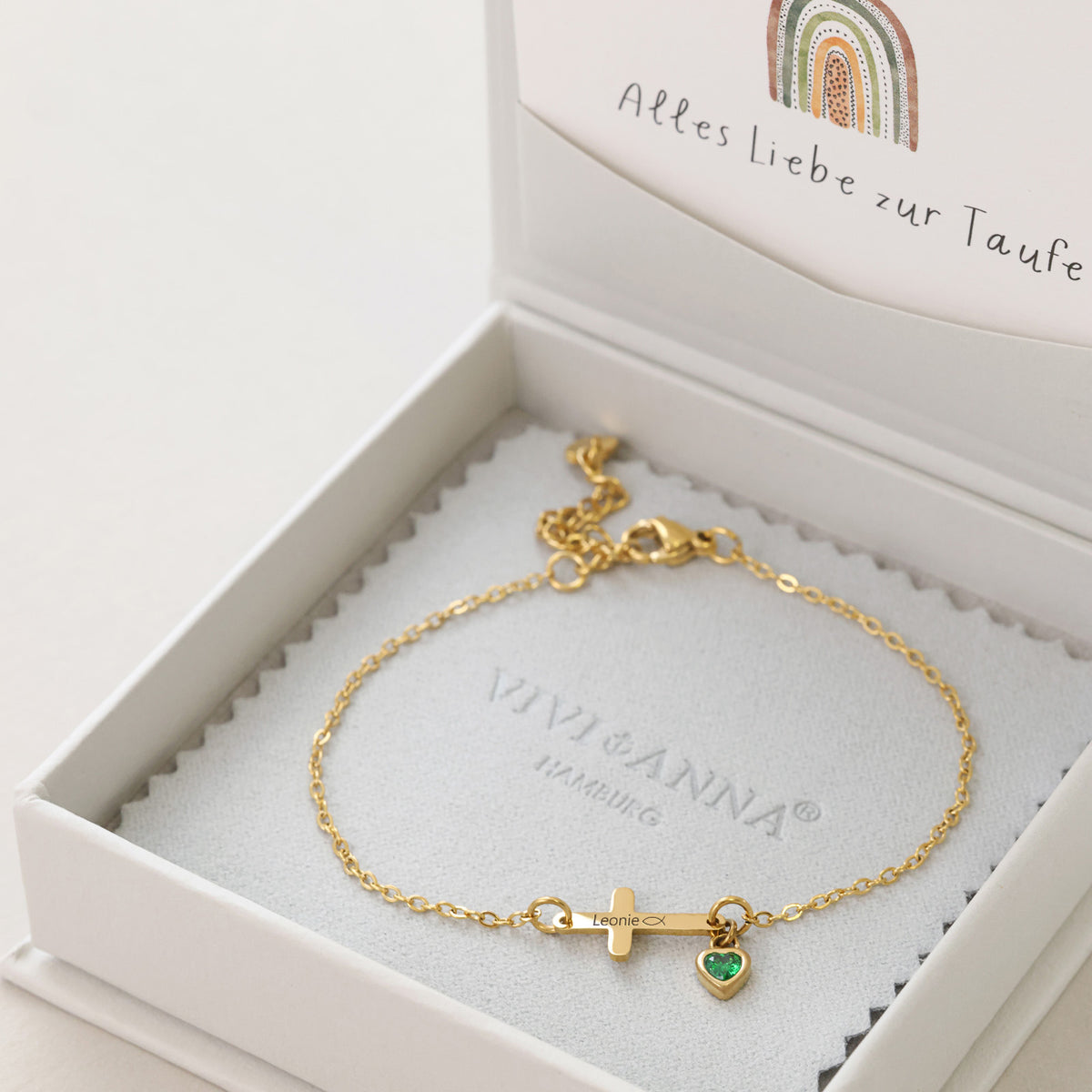 Kreuz Armband mit Zirkonia Geburtsstein, Geschenk zur Taufe – Box mit Grußkarte 'Alles Liebe zur Taufe' und Armband
