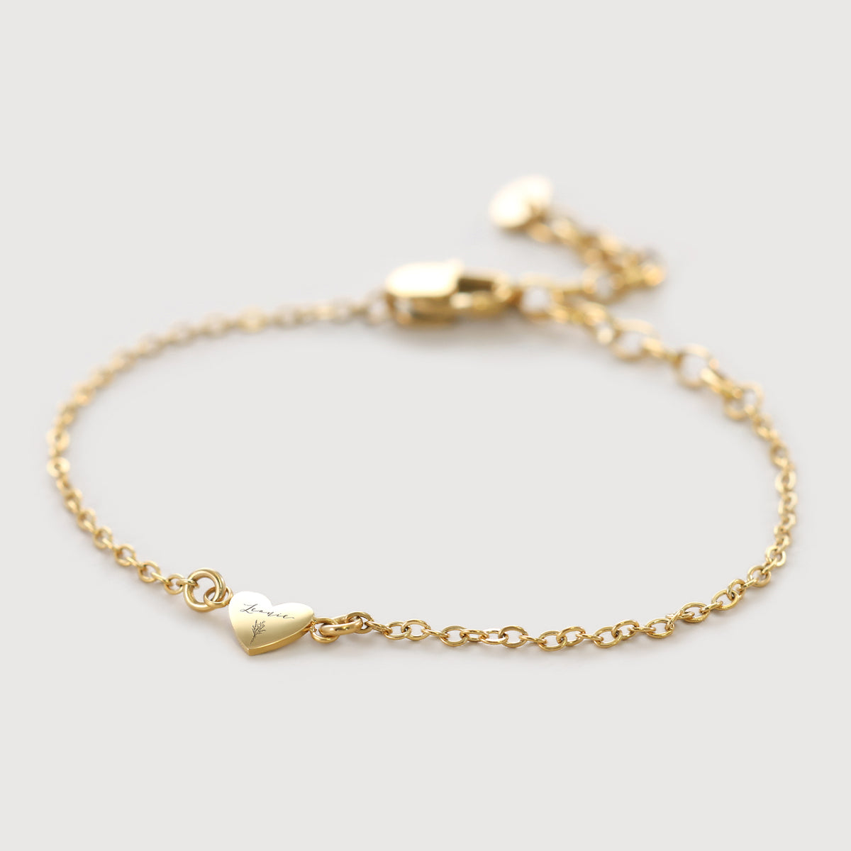 Personalisiertes Herz Armband mit Gravur, Gold – Herz-Anhänger mit Gravur 'love'