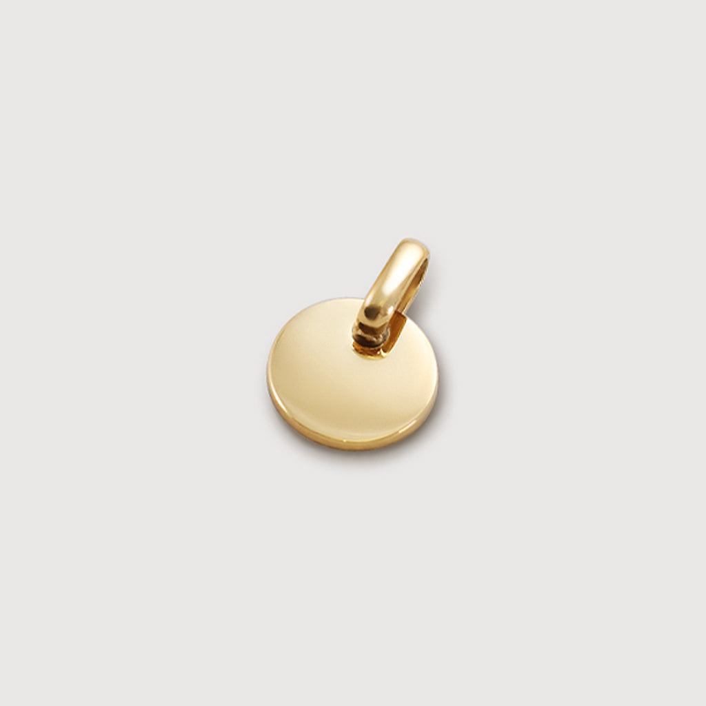 Zusatz-Gravurplättchen 8mm rund in Gold – glänzende Oberfläche mit Öse