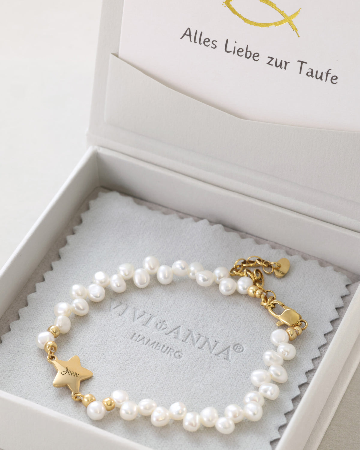 Perlenarmband mit Sternchen-Anhänger in Geschenkbox mit Taufkarte „Alles Liebe zur Taufe“