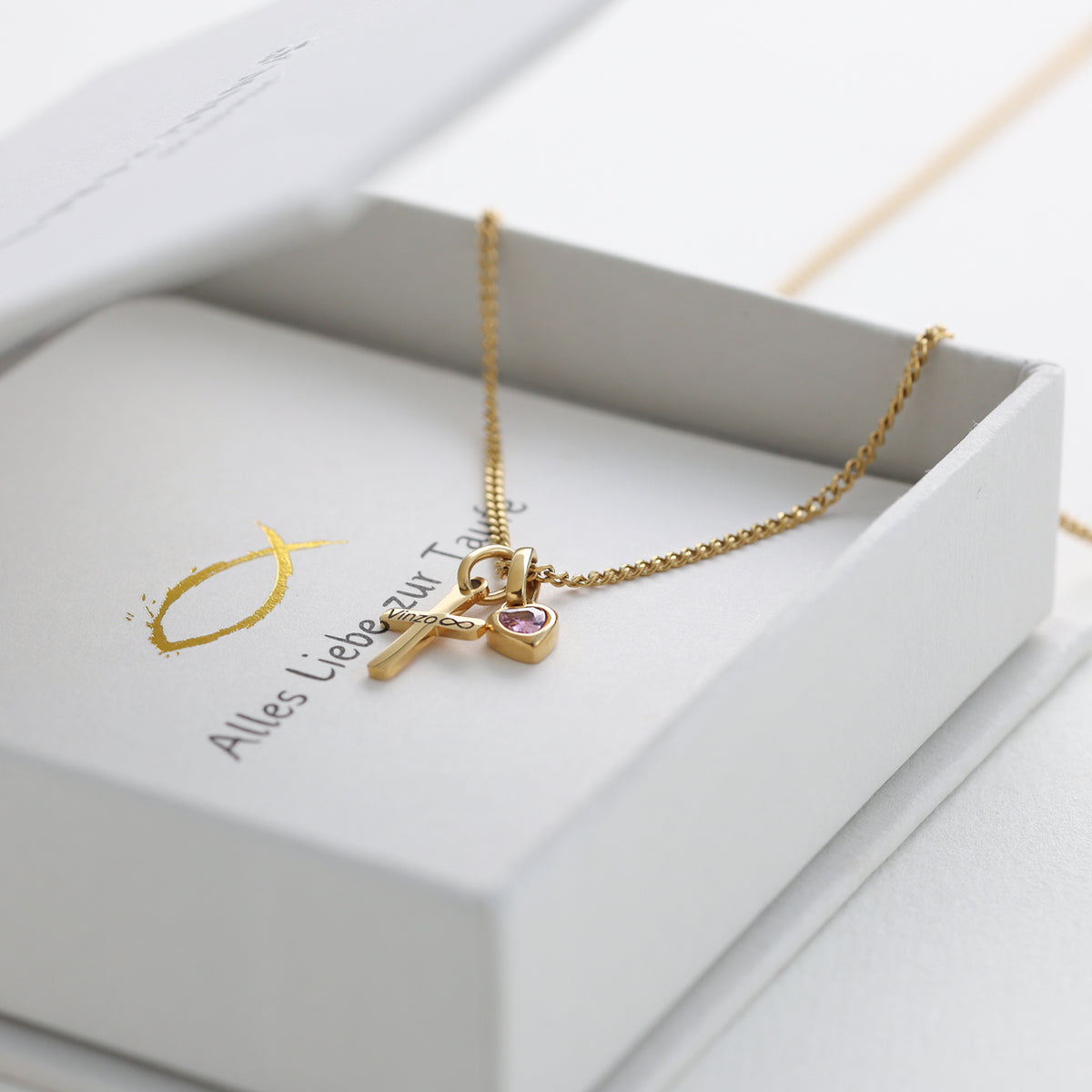 Taufkette mit Kreuz & Geburtsstein – für Mädchen, mit Karte