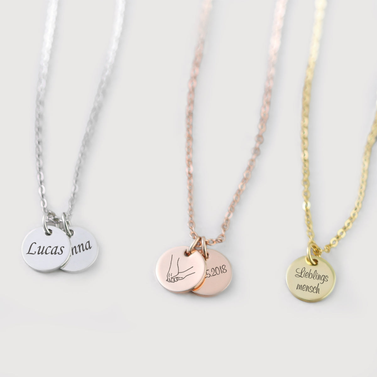 Personalisierte Kette mit rundem Plättchen wasserfest – drei Varianten in Silber, Roségold und Gold mit Namen und Symbolen