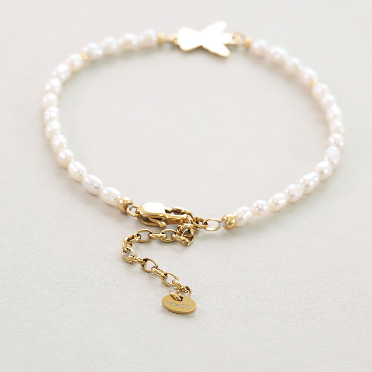 Perlenarmband mit Schutzengel-Anhänger, Verschluss und Verlängerungskette mit VIVIANNA-Plättchen