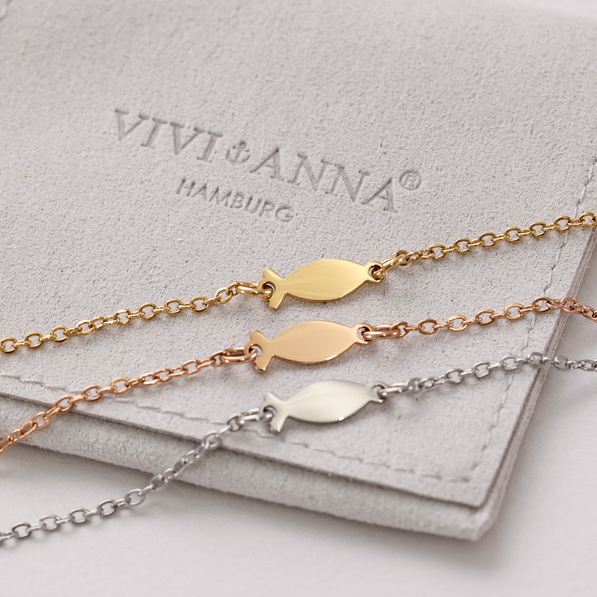 Ichthus-Armband mit Gravur in drei Farbvarianten – Gold, Roségold und Silber, Fischanhänger im Vergleich