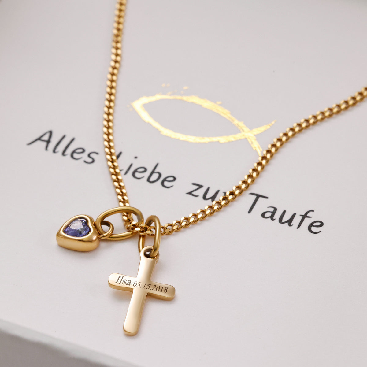 Kreuzkette mit Herz Geburtsstein mit Wunschgravur in Gold, graviert mit Name Ilsa und Datum