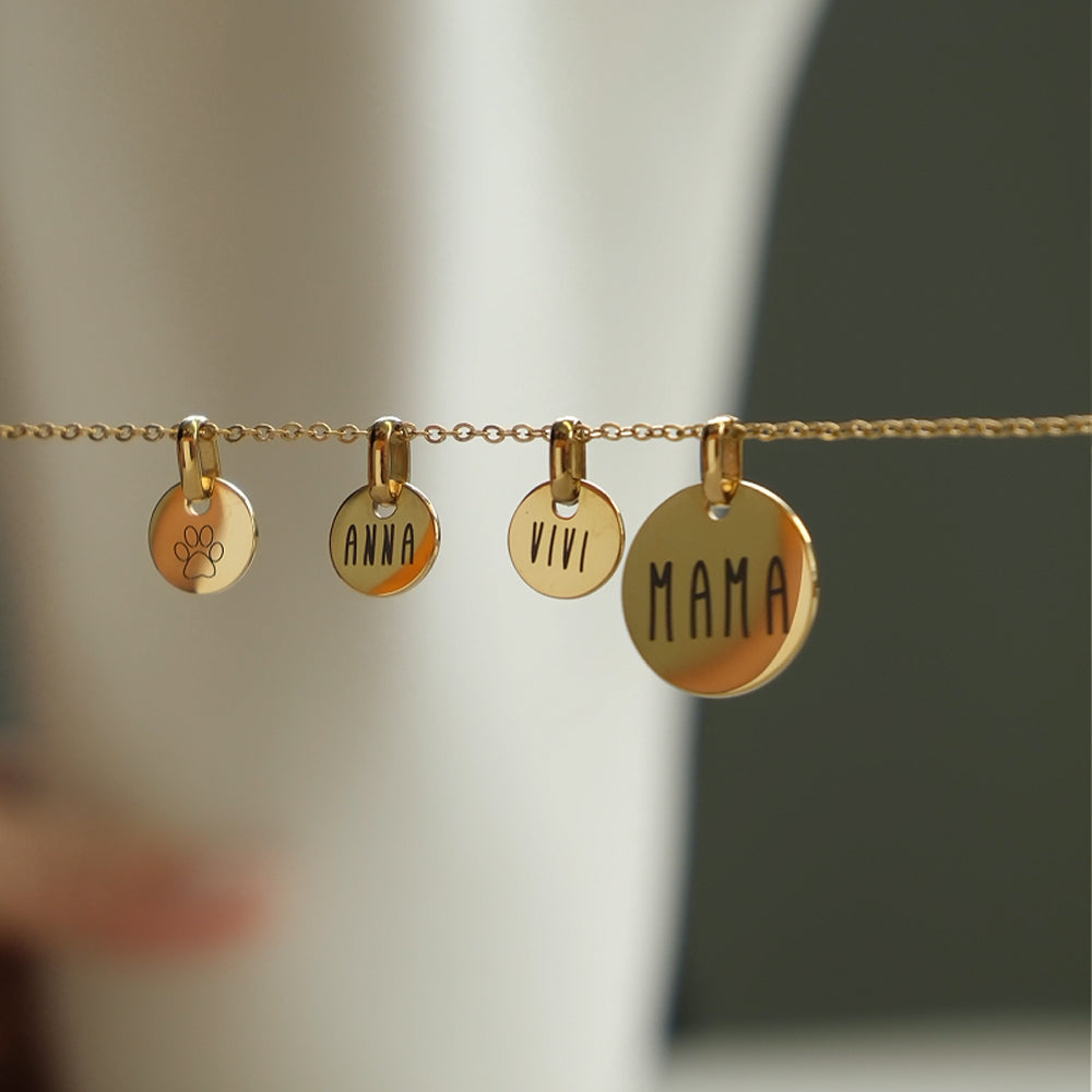 Video: Personalisierte Familienkette mit großen und kleinen Gravurplättchen Damen Halskette