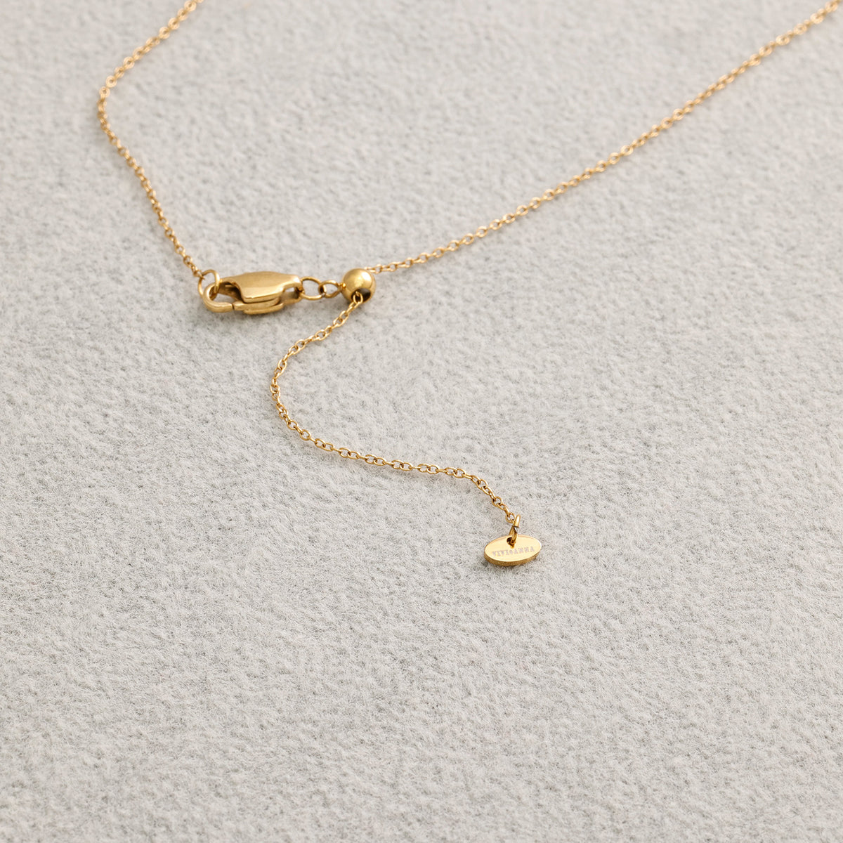 Personalisierte Halskette mit Schiebperle – Verschluss mit Verlängerungskette und Markenplättchen in Gold