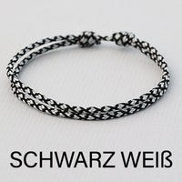 21 · Schwarz-Weiß