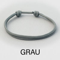 4 · Grau