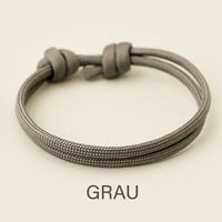 8 · Grau