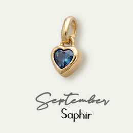 September-Geburtsstein: Saphir in Herzform, tiefes Blau