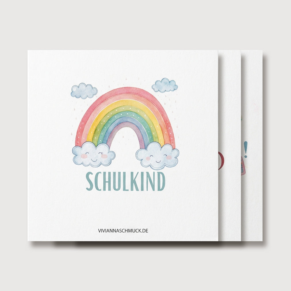 Grußkarte zur Einschulung mit Regenbogen-Motiv, im Kartenstapel mit weiteren Designs