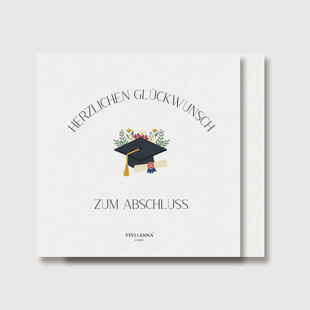Grußkarte zum Abschluss mit Doktorhut-Illustration und Text 'Herzlichen Glückwunsch zum Abschluss'