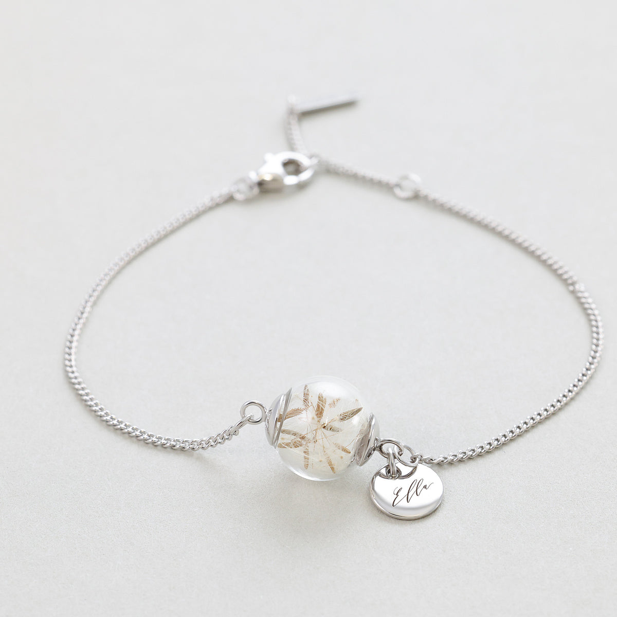 Pusteblumen-Armband mit Wunschgravur in Roségold und graviertem Buchstaben-Plättchen 'M'