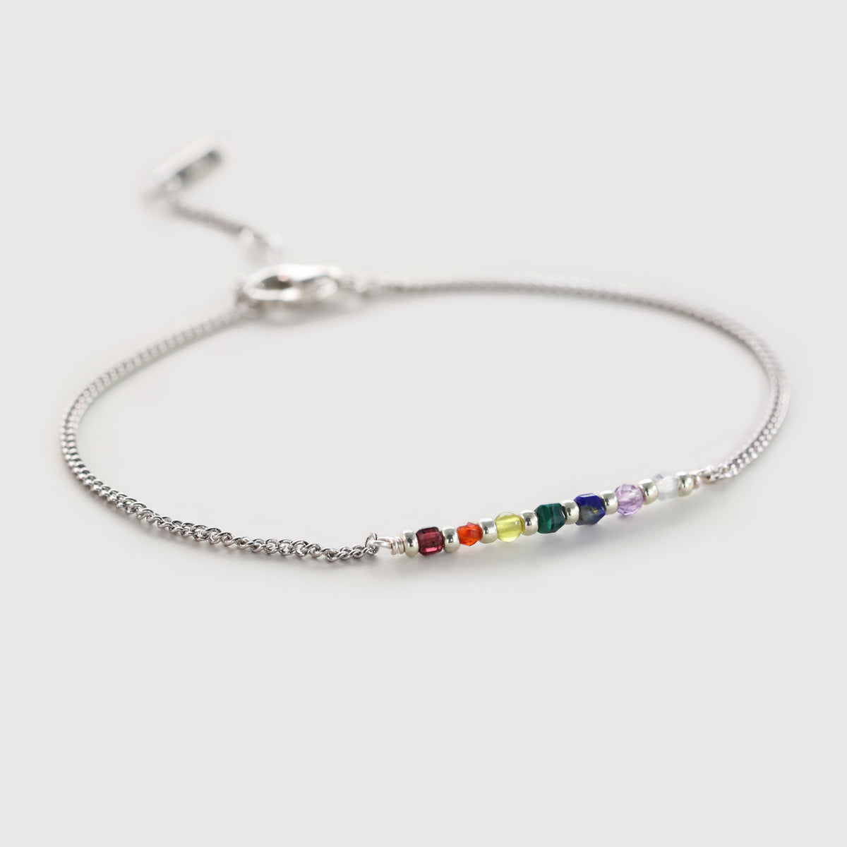 Chakra Armband in Silber mit bunten Edelstein-Perlen und verstellbarem Verschluss