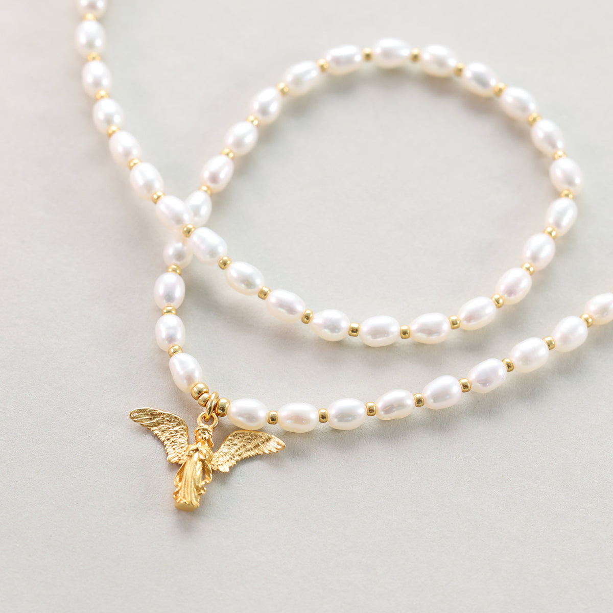 Süßwasserperlen Kette mit Schutzengel Anhänger - 925 Sterling Silber, Kette und Armband im Verlauf, Anhänger im Fokus