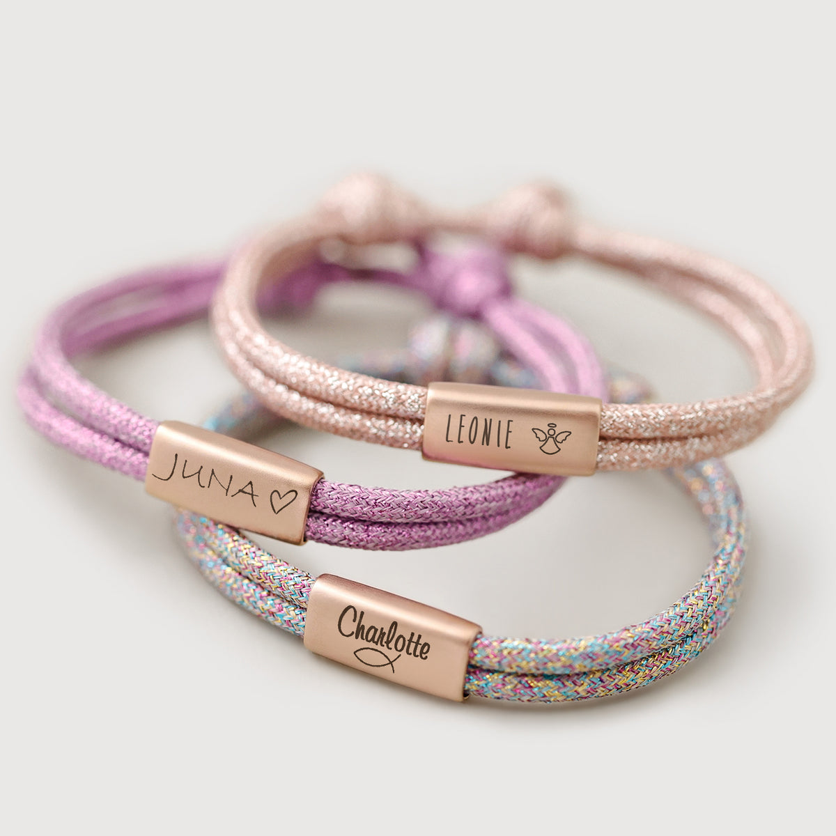 Glitzerndes Segeltau-Armband mit persönlicher Gravur – drei Farben mit Gravur 'Juna', 'Leonie' und 'Charlotte'