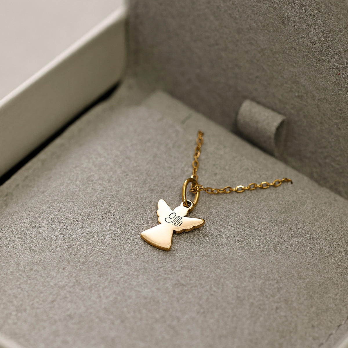 Schutzengel-Kette mit Gravur in Gold, Anhänger Ella in Geschenkverpackung
