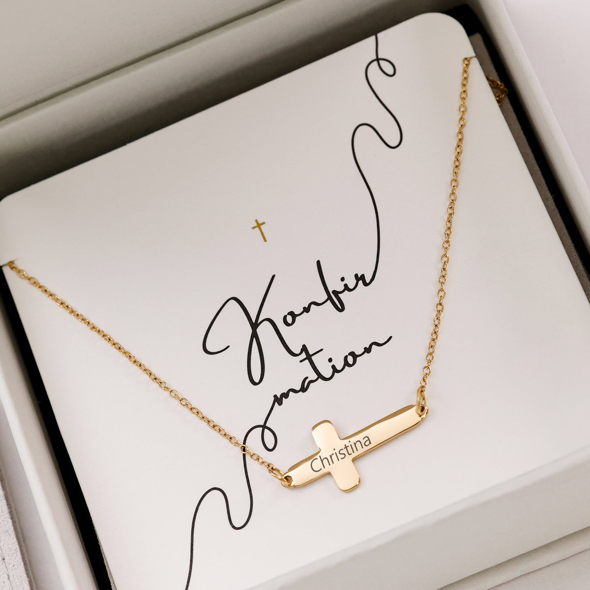 Kreuz-Kette mit Wunschgravur in Gold, graviert mit Name Christina, Geschenkbox zur Konfirmation