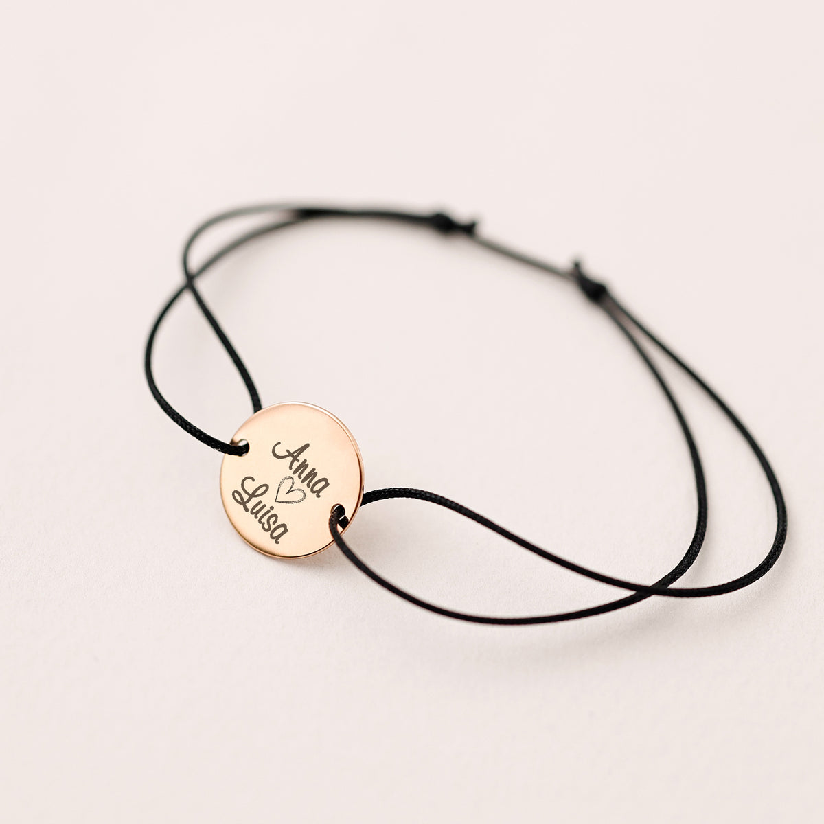 Nylon Unisex Armband mit Gravur in Schwarz, roségoldenes Plättchen mit Anna Luisa und Herz