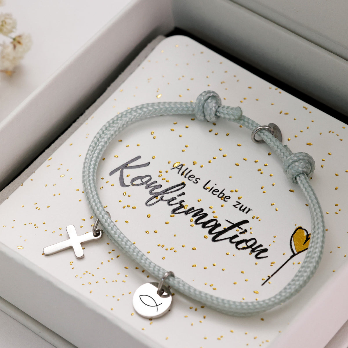 Kreuz-Armband mit personalisiertem Plättchen in Mint, mit Fisch-Symbol – Geschenkbox zur Konfirmation