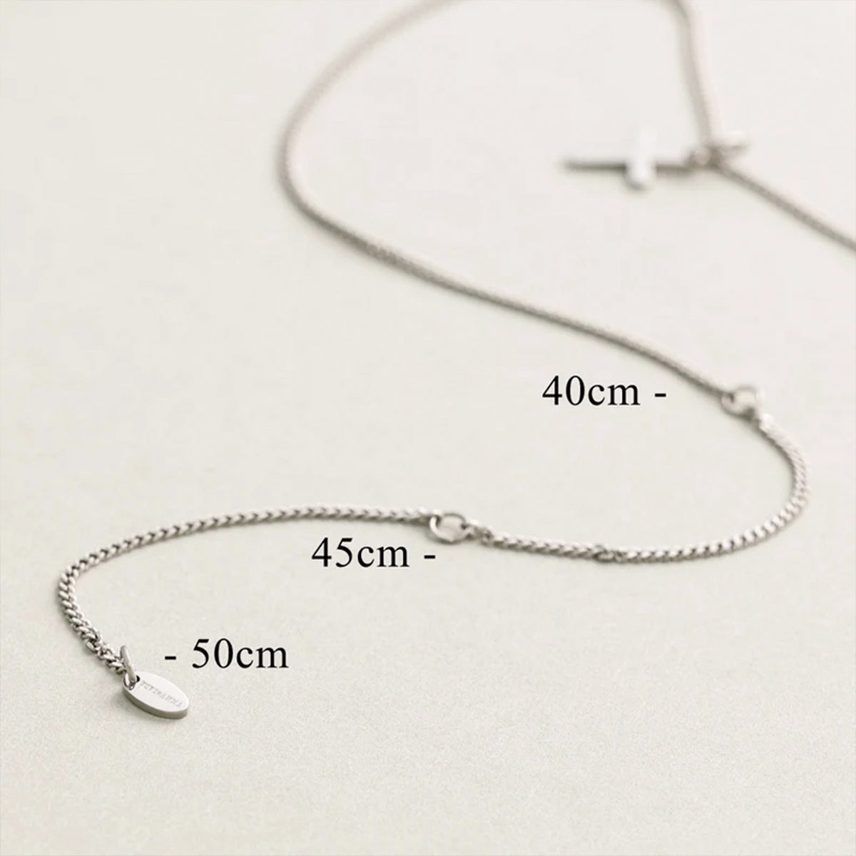 Größenübersicht der Gravur Halskette: Kettenlängen 40, 45 und 50 cm mit Anhänger