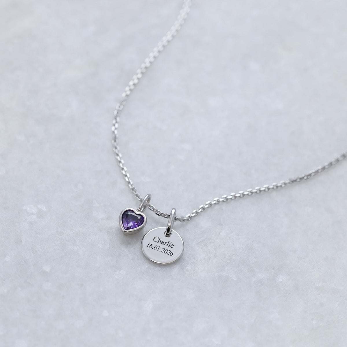 Herz-Geburtsstein Kette mit Gravur, Silber – Anhänger mit violettem Stein und Gravur Charlie und Datum